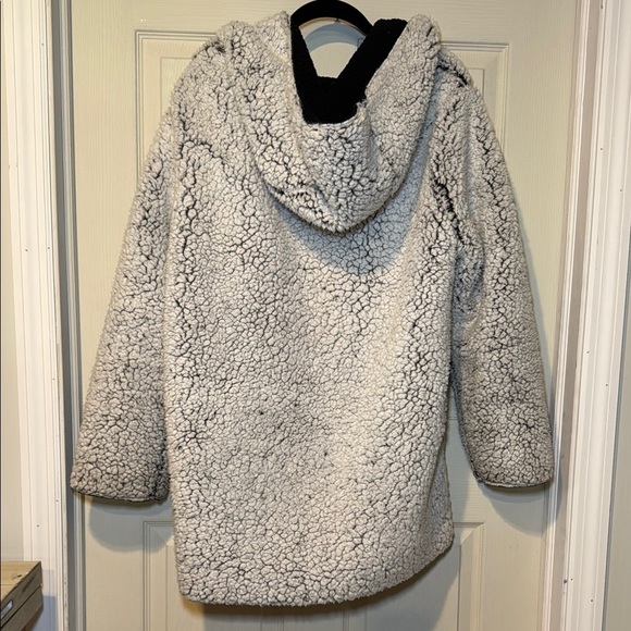 Victoria’s Secret Pink Sherpa Jacket Grey with Hood Size XS/Small Oversized - Picture 6 of 6